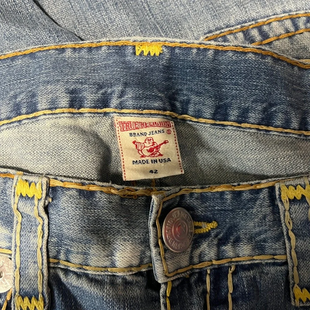 True Religion Ricky Super T Light Wash Denim Shorts Mens 42 USA Made Frayed Hem